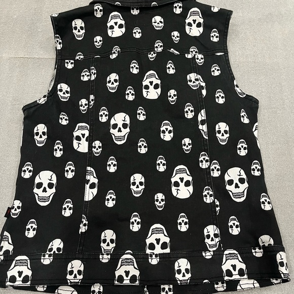 [L/PTP18”]Tripp NYC Black Toxic Skull Print Denim Vest - Picture 8 of 8